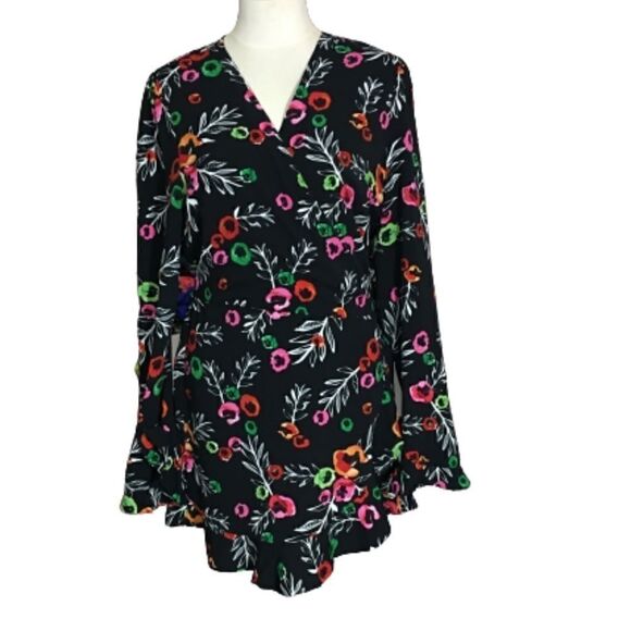 Strut & Bolt Black Faux Wrap Short Romper Size L - Picture 1 of 4